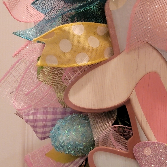 NEW 21 inch Easter Wreath/ Pastel Colored Easter Greetings Wreath - Picture 4 of 10